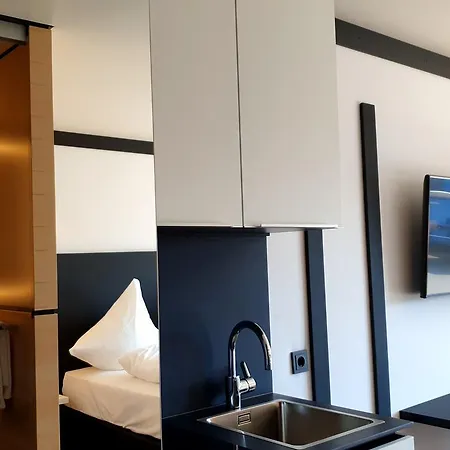 Otel Ill By Wmm